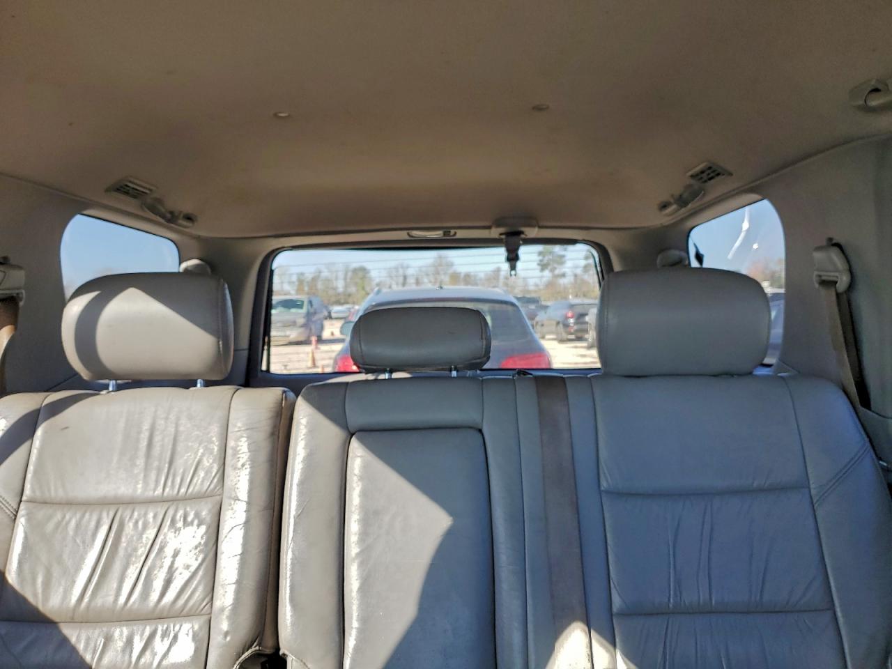 Toyota Sequoia Sr5 Image 2