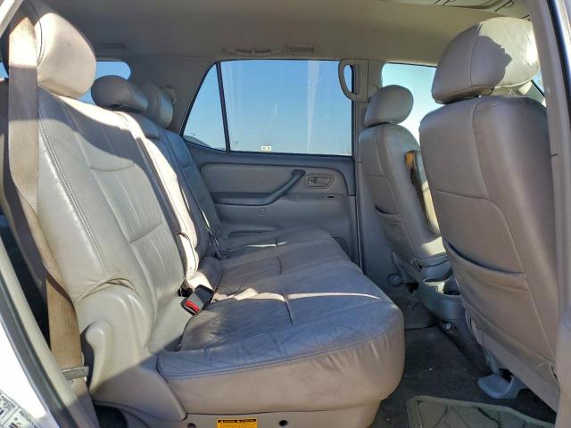 Toyota Sequoia Sr5 Image 8