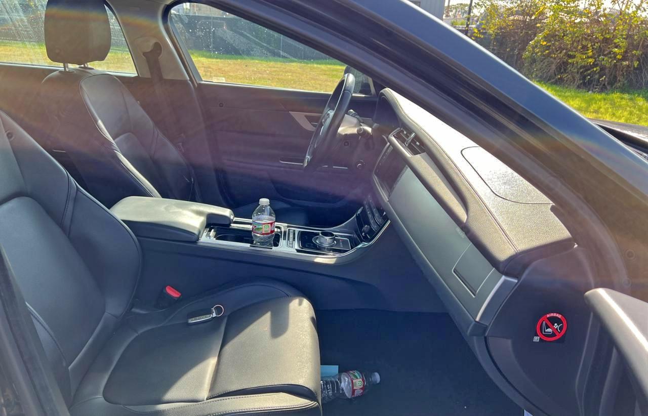 Jaguar XF Premium Image 10