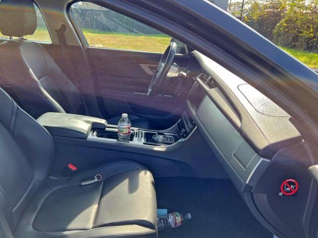 Jaguar XF Premium Image 10