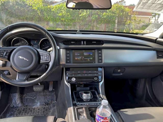 Jaguar XF Premium Image 8