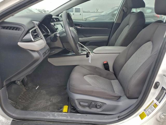 Toyota Camry L Image 5