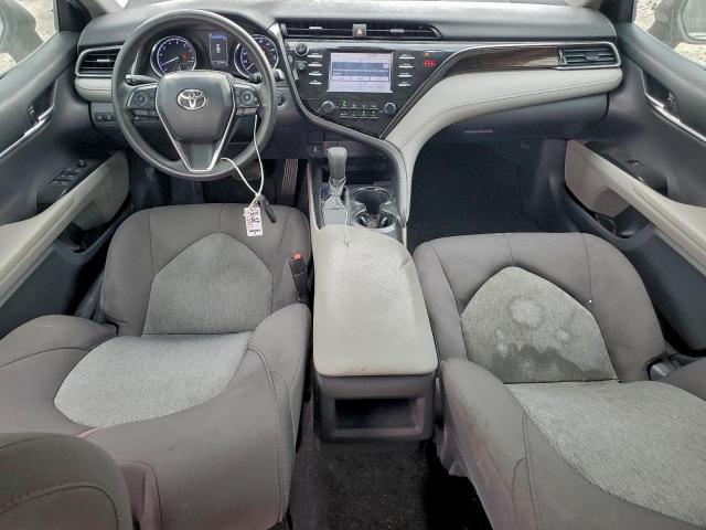 Toyota Camry L Image 9
