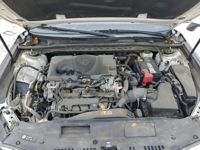 Toyota Camry L Image 11