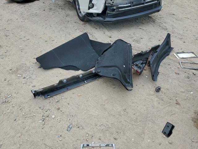 Toyota Camry L Image 2