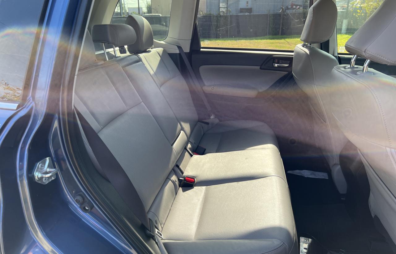 Subaru Forester 2.5i Touring Image 10