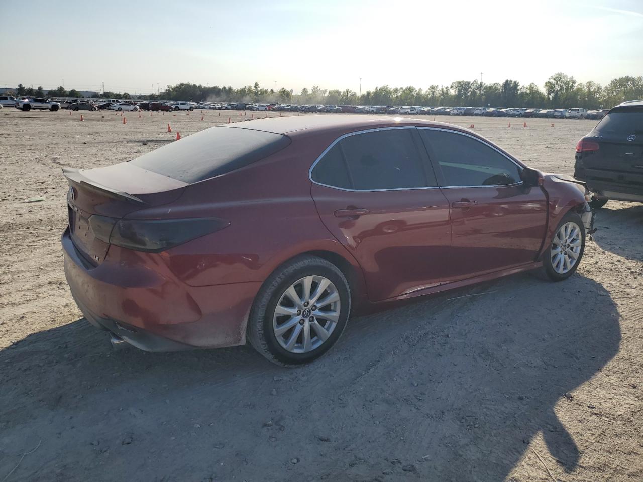 Toyota Camry L Image 4