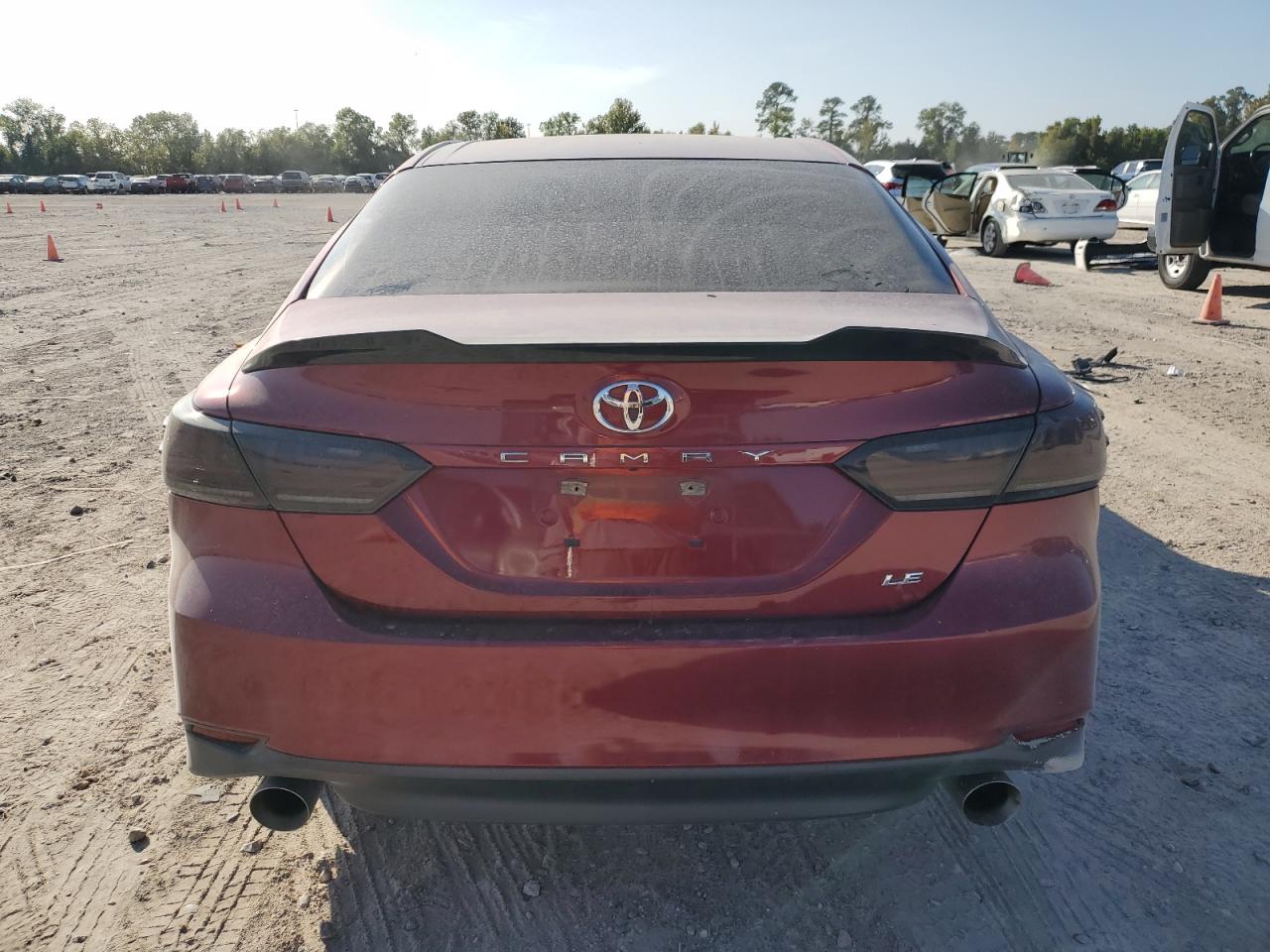 Toyota Camry L Image 6