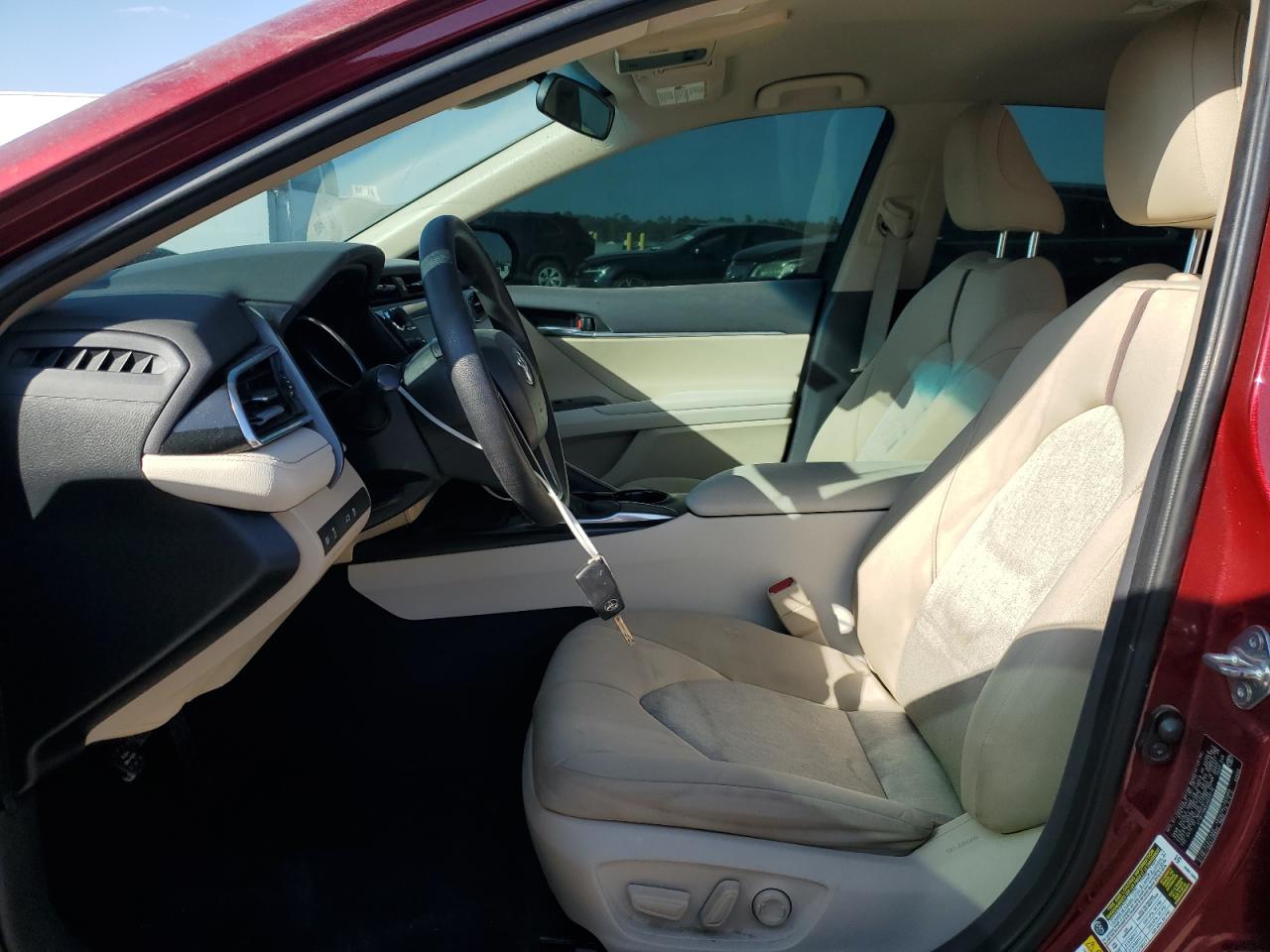 Toyota Camry L Image 5