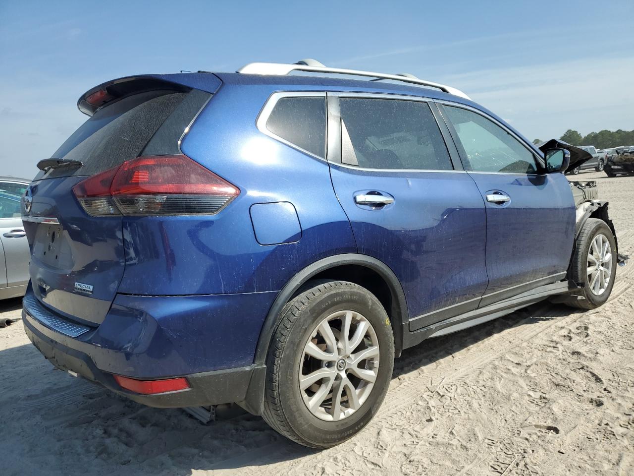 Nissan Rogue S Image 5