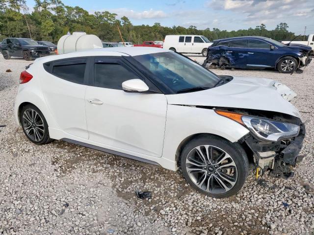 Hyundai VELOSTER Turbo Image 3