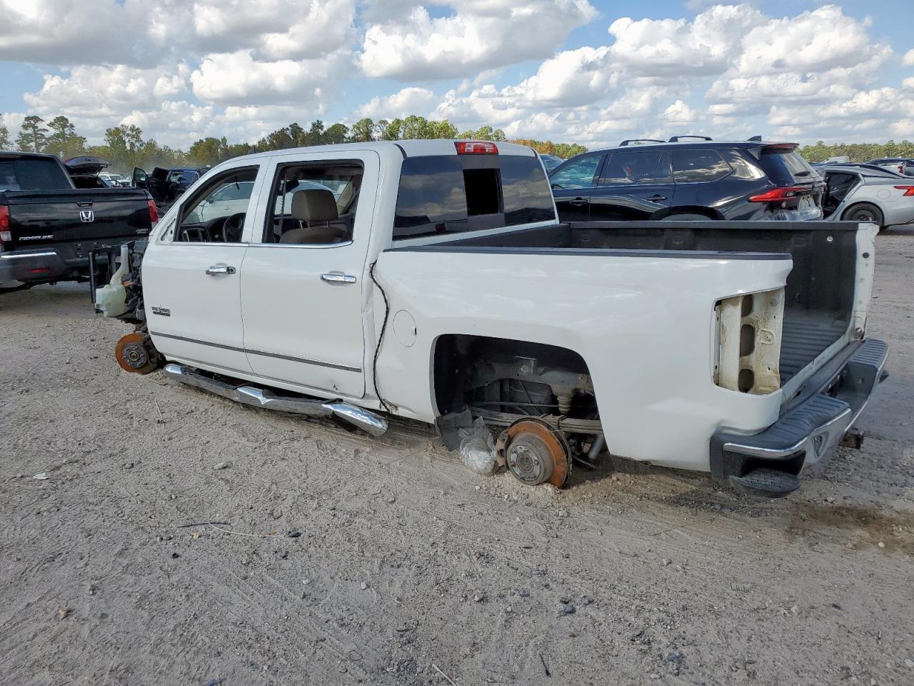 Chevrolet Silverado K1500 Ltz Image 2