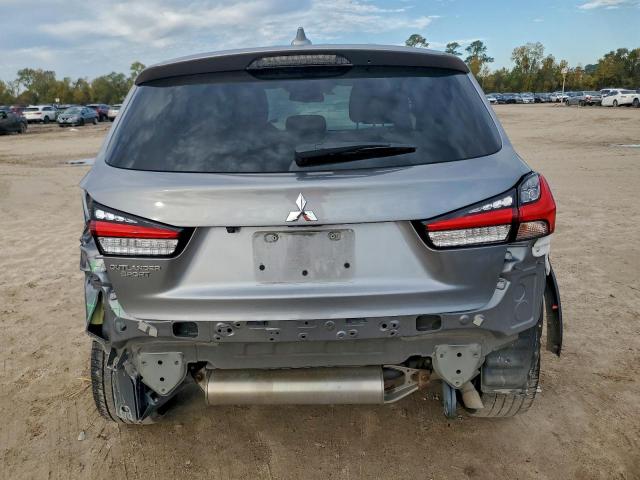 Mitsubishi Outlander Es Image 2