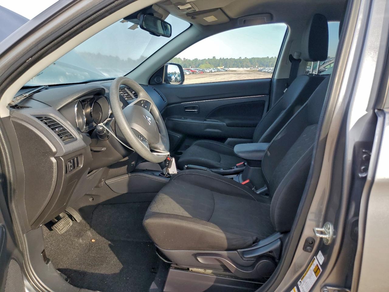 Mitsubishi Outlander Es Image 8