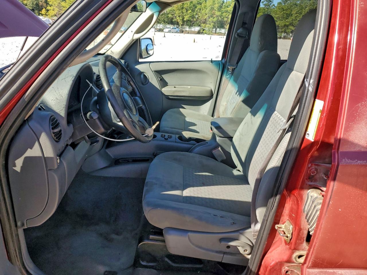 Jeep Liberty Sport Image 3