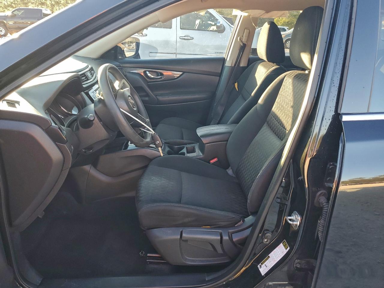 Nissan Rogue S Image 13