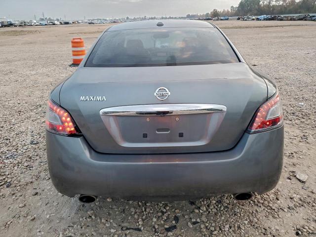 Nissan Maxima S Image 4