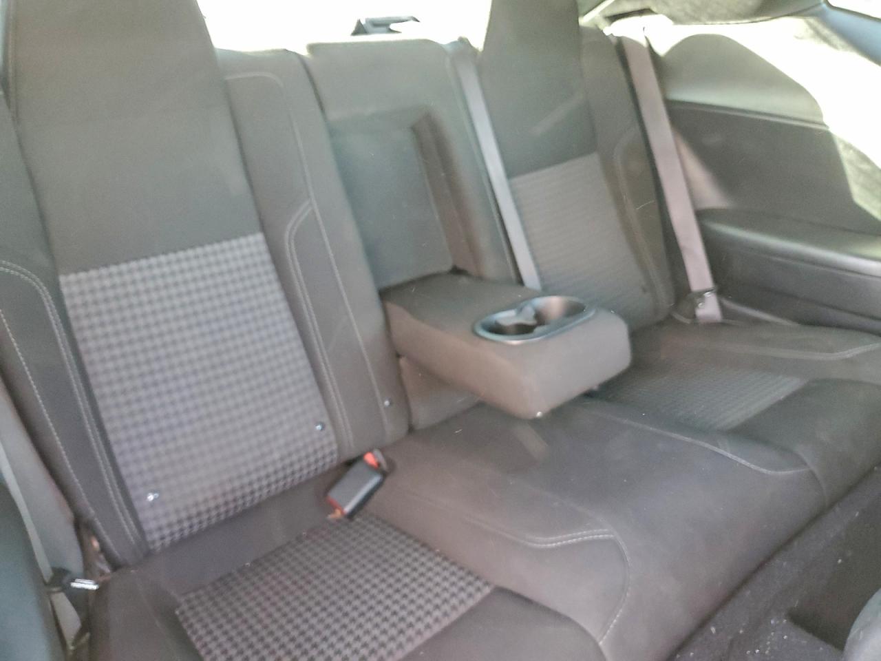 Dodge Challenger Sxt Image 8