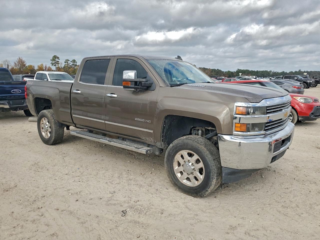 Chevrolet Silverado K2500 Heavy Duty Ltz Image 7
