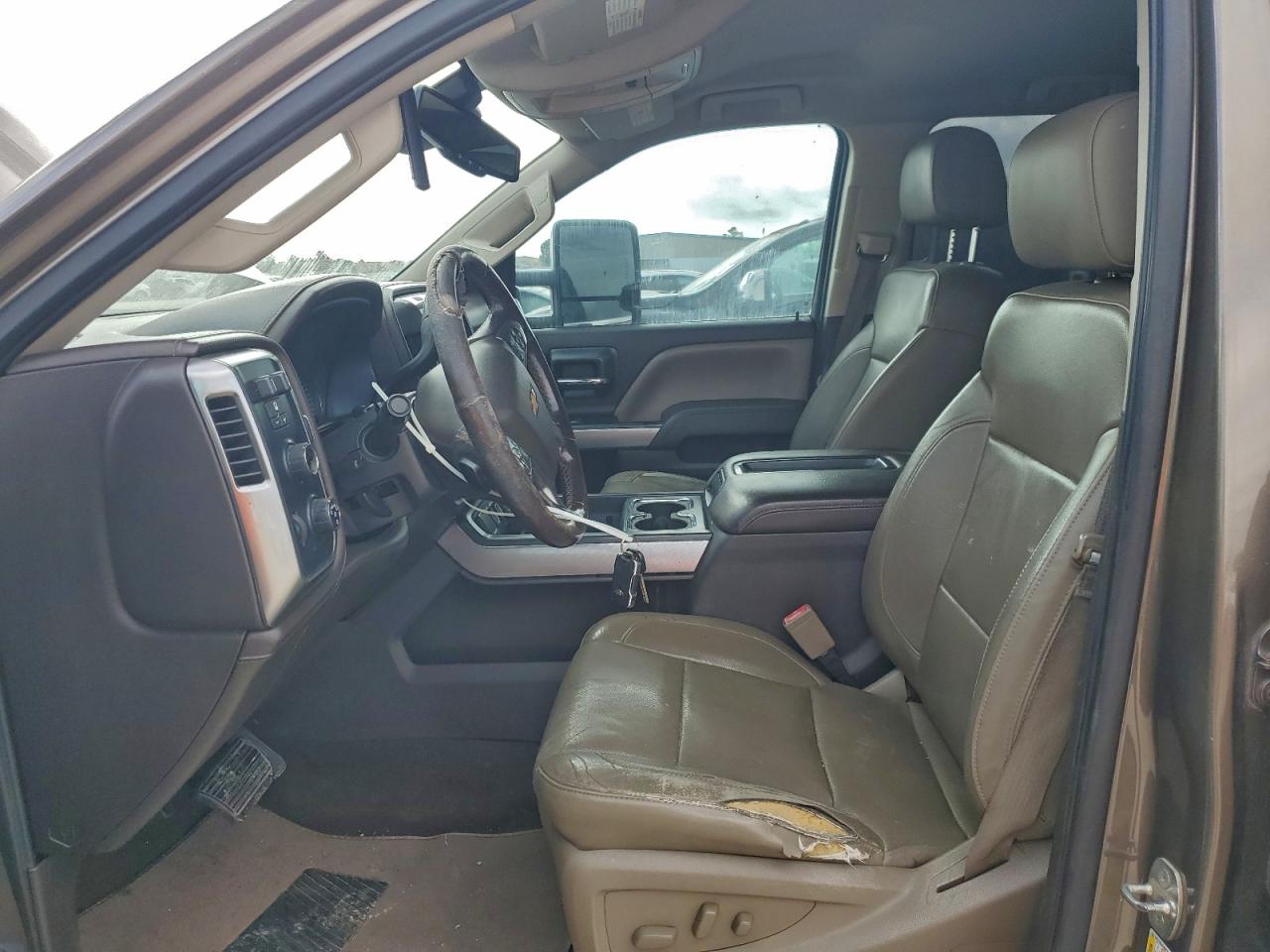 Chevrolet Silverado K2500 Heavy Duty Ltz Image 3