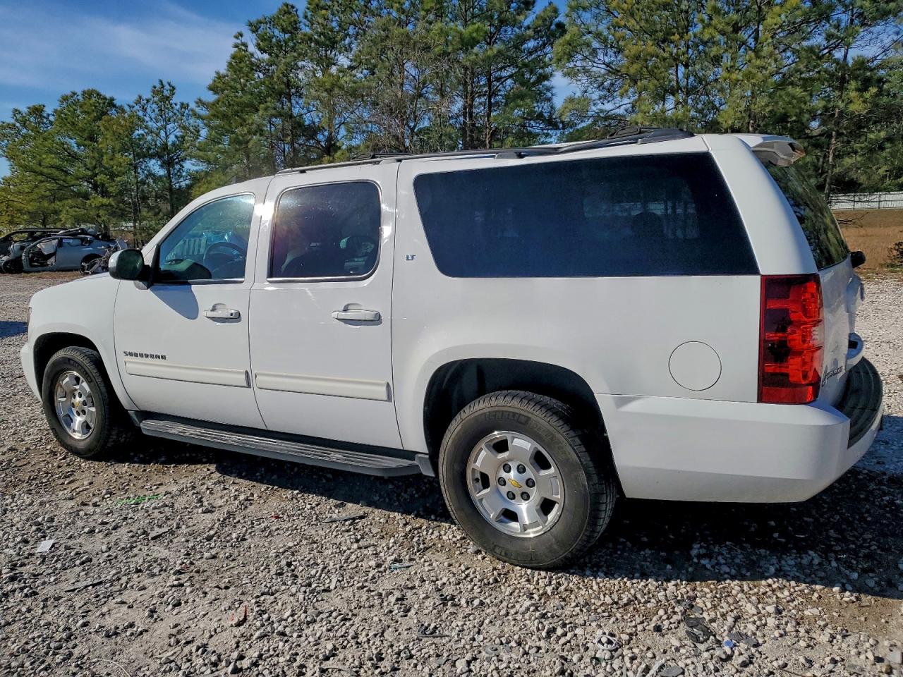 Chevrolet Suburban C1500 Lt Image 2