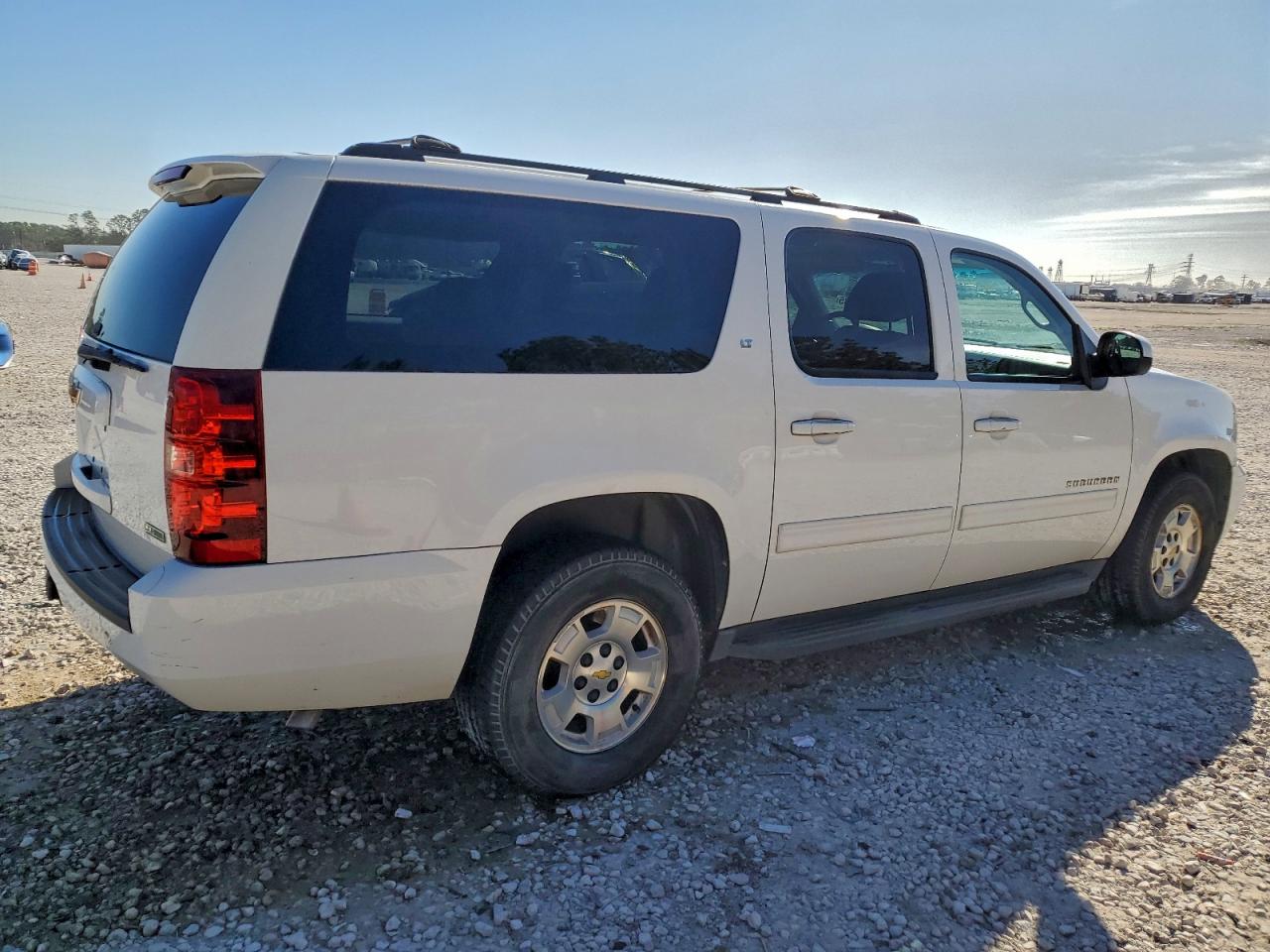 Chevrolet Suburban C1500 Lt Image 10