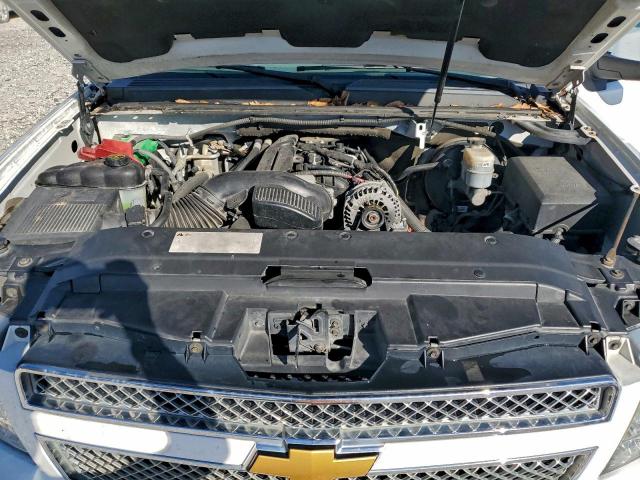 Chevrolet Suburban C1500 Lt Image 9