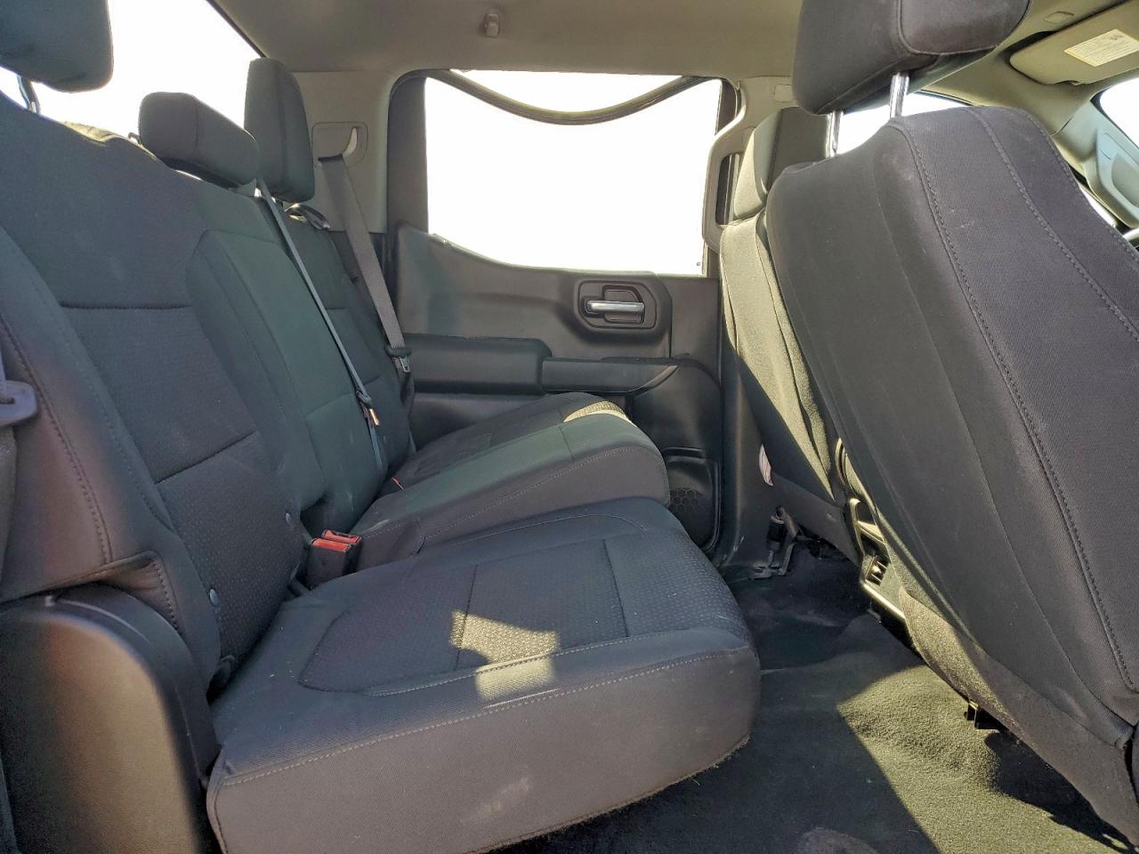 Chevrolet Silverado C1500 Custom Image 3