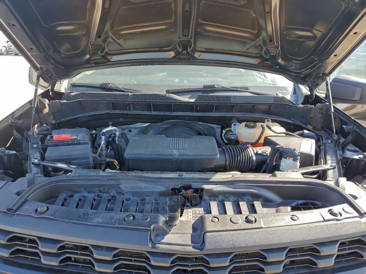 Chevrolet Silverado C1500 Custom Image 11