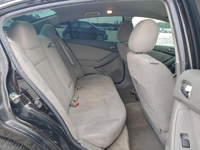 Nissan Altima Base Image 4