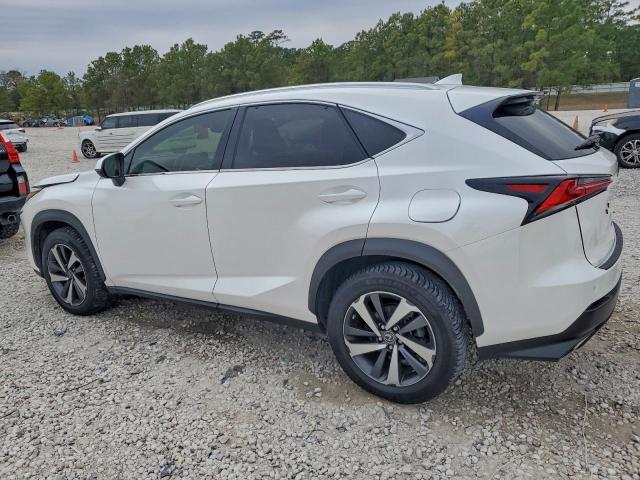 Lexus NX 300 Image 2