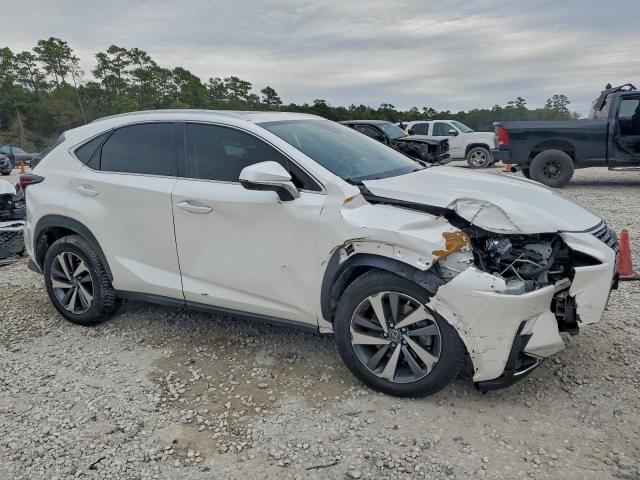 Lexus NX 300 Image 4