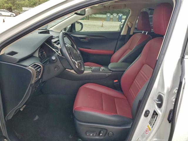 Lexus NX 300 Image 9