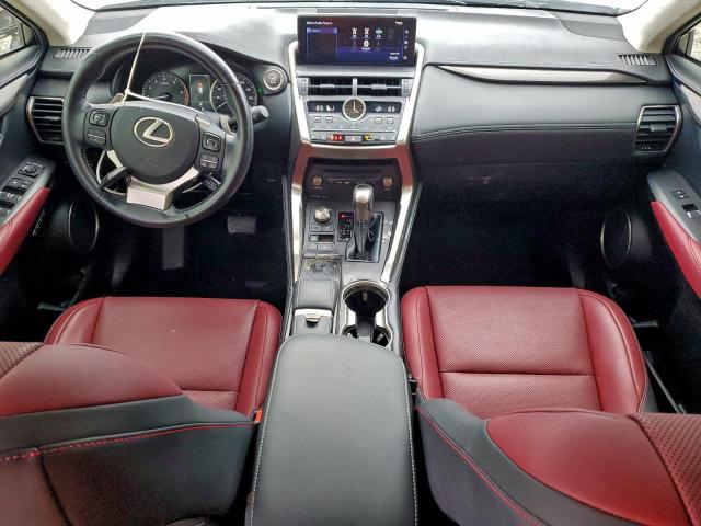 Lexus NX 300 Image 12