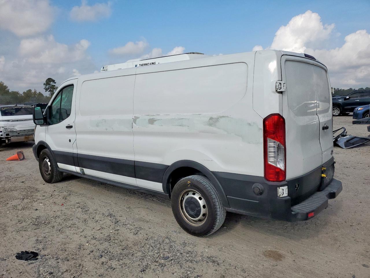 Ford Transit T-250 Image 5