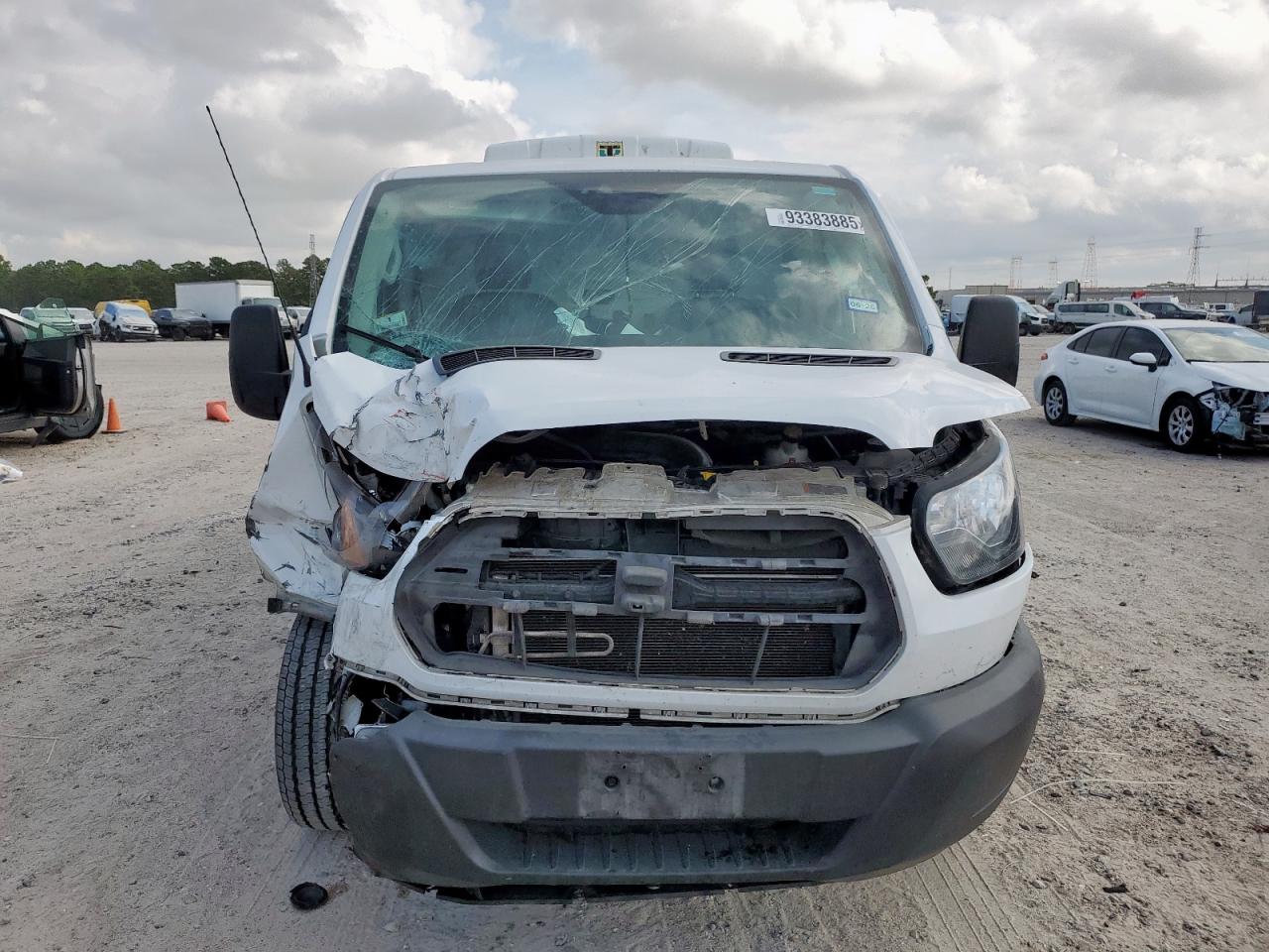 Ford Transit T-250 Image 3