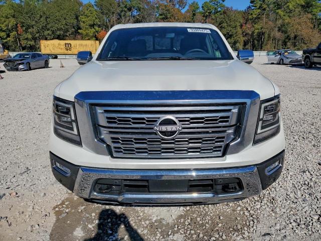 Nissan Titan Pro-4x Image 4