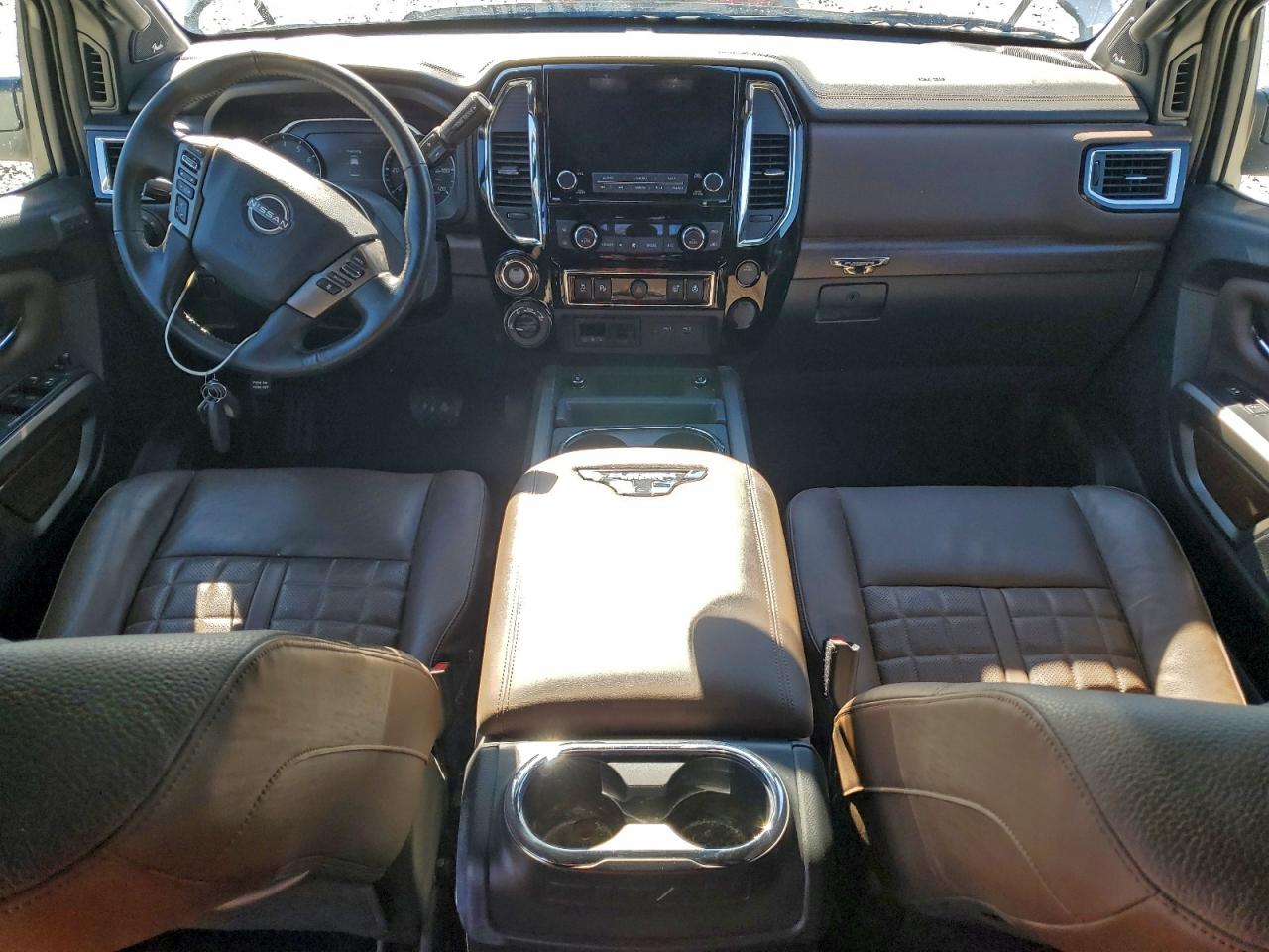 Nissan Titan Pro-4x Image 9