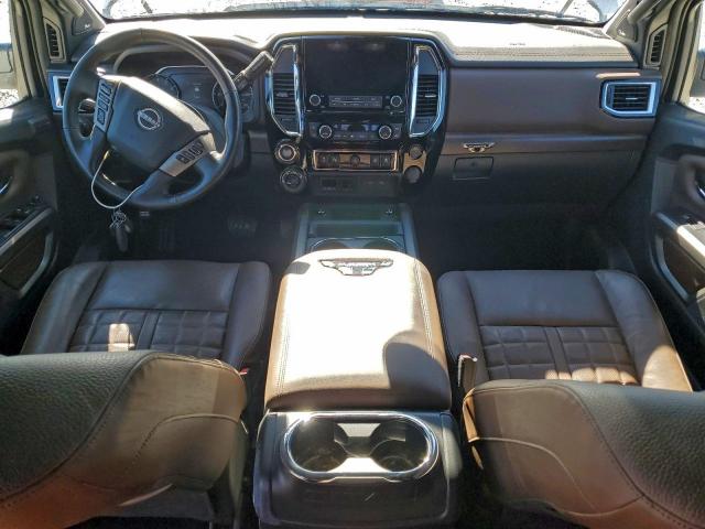 Nissan Titan Pro-4x Image 9