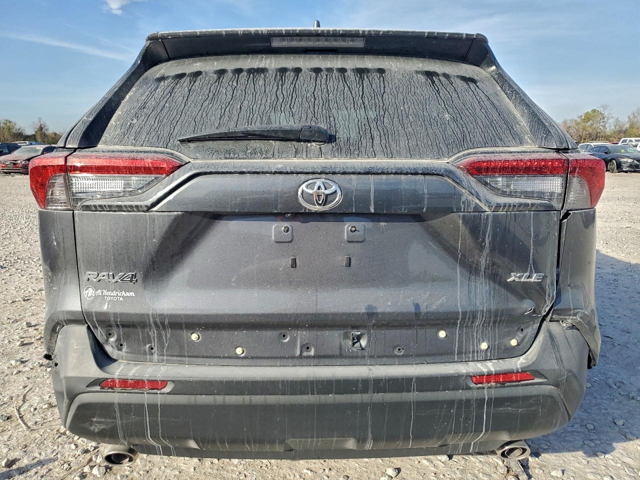 Toyota RAV4 Xle Premium Image 9
