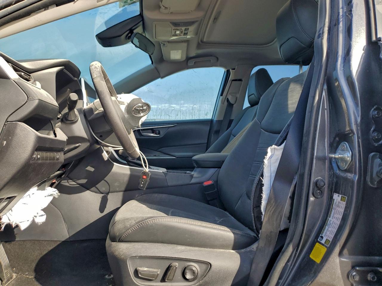 Toyota RAV4 Xle Premium Image 8