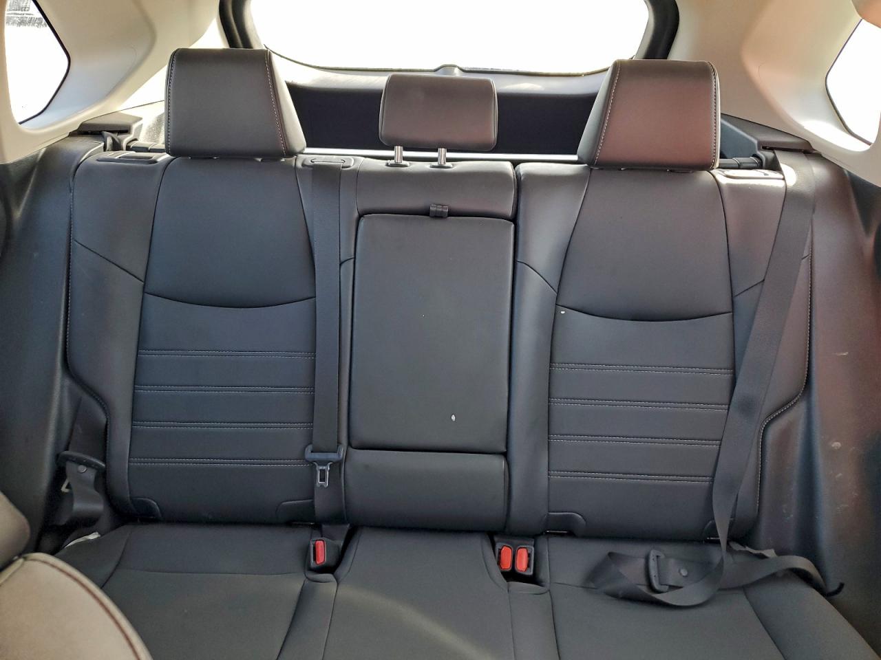 Toyota RAV4 Xle Premium Image 10