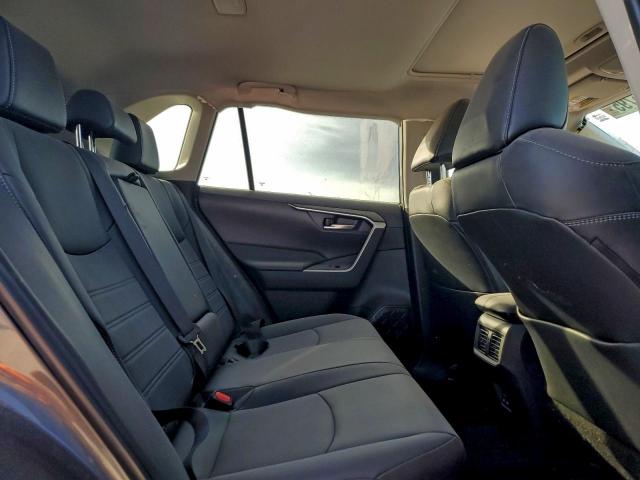 Toyota RAV4 Xle Premium Image 13