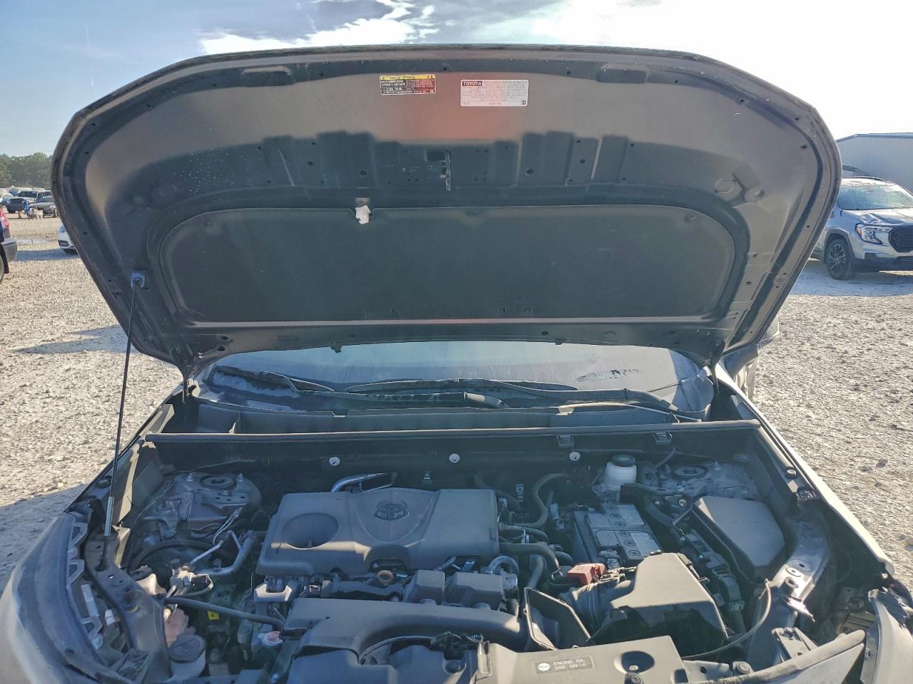 Toyota RAV4 Xle Premium Image 11