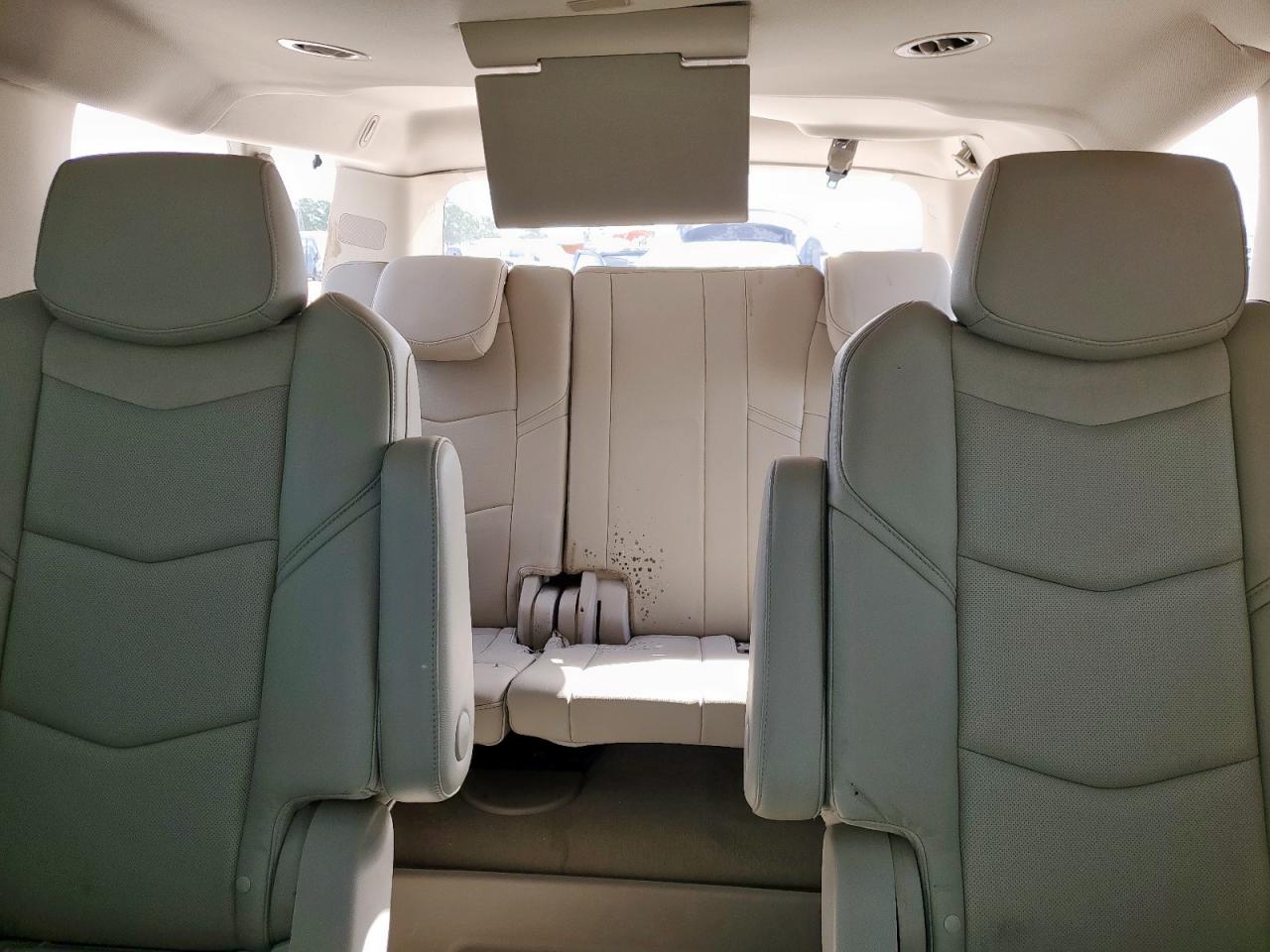 Cadillac Escalade Esv Premium Luxury Image 5