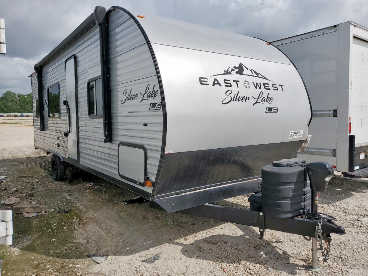 Silv Travel Tra Image 1