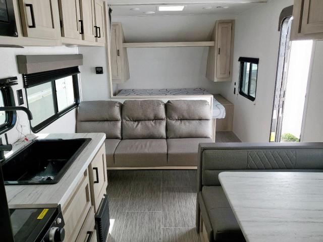 Silv Travel Tra Image 5