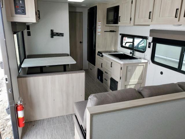 Silv Travel Tra Image 7