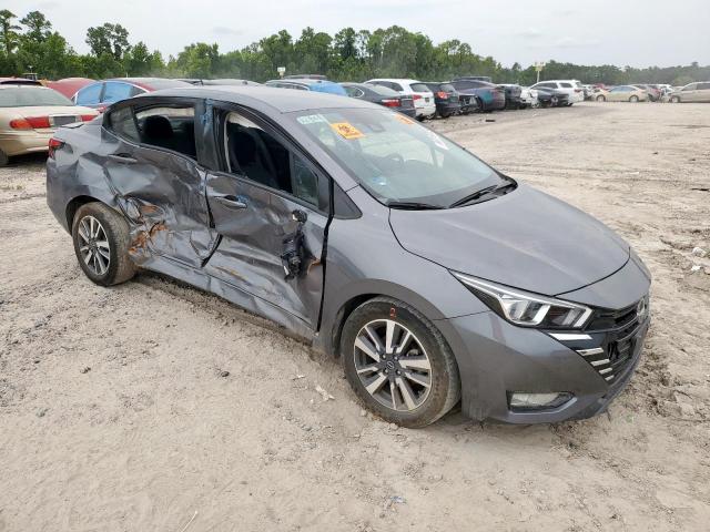 Nissan Versa Image 2