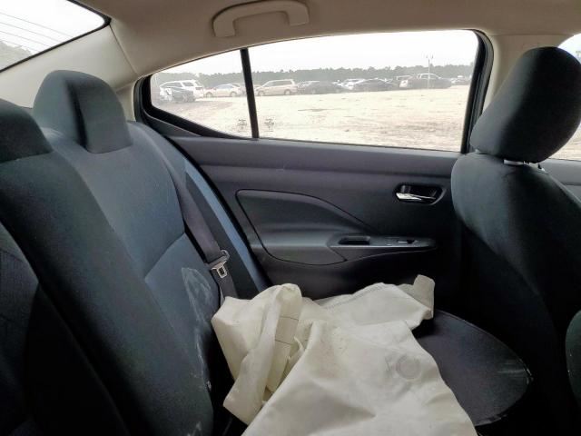 Nissan Versa Image 6